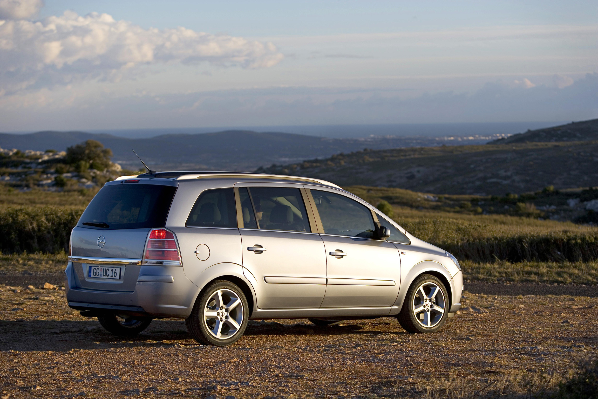 Opel Zafira b 2005