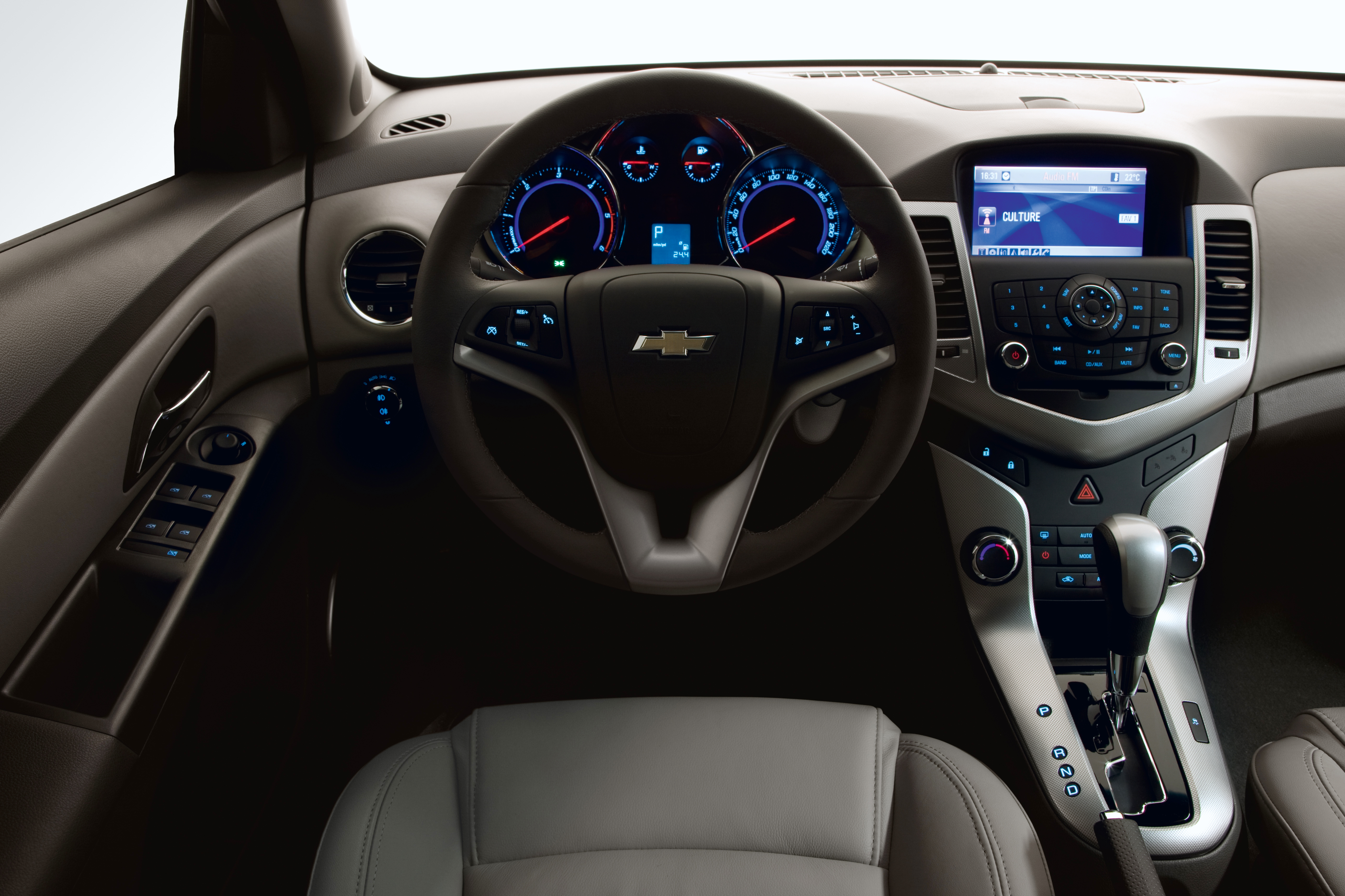 CHEVROLET CRUZE 1 6 Chevrolet cruze 16 interior 7 jpg