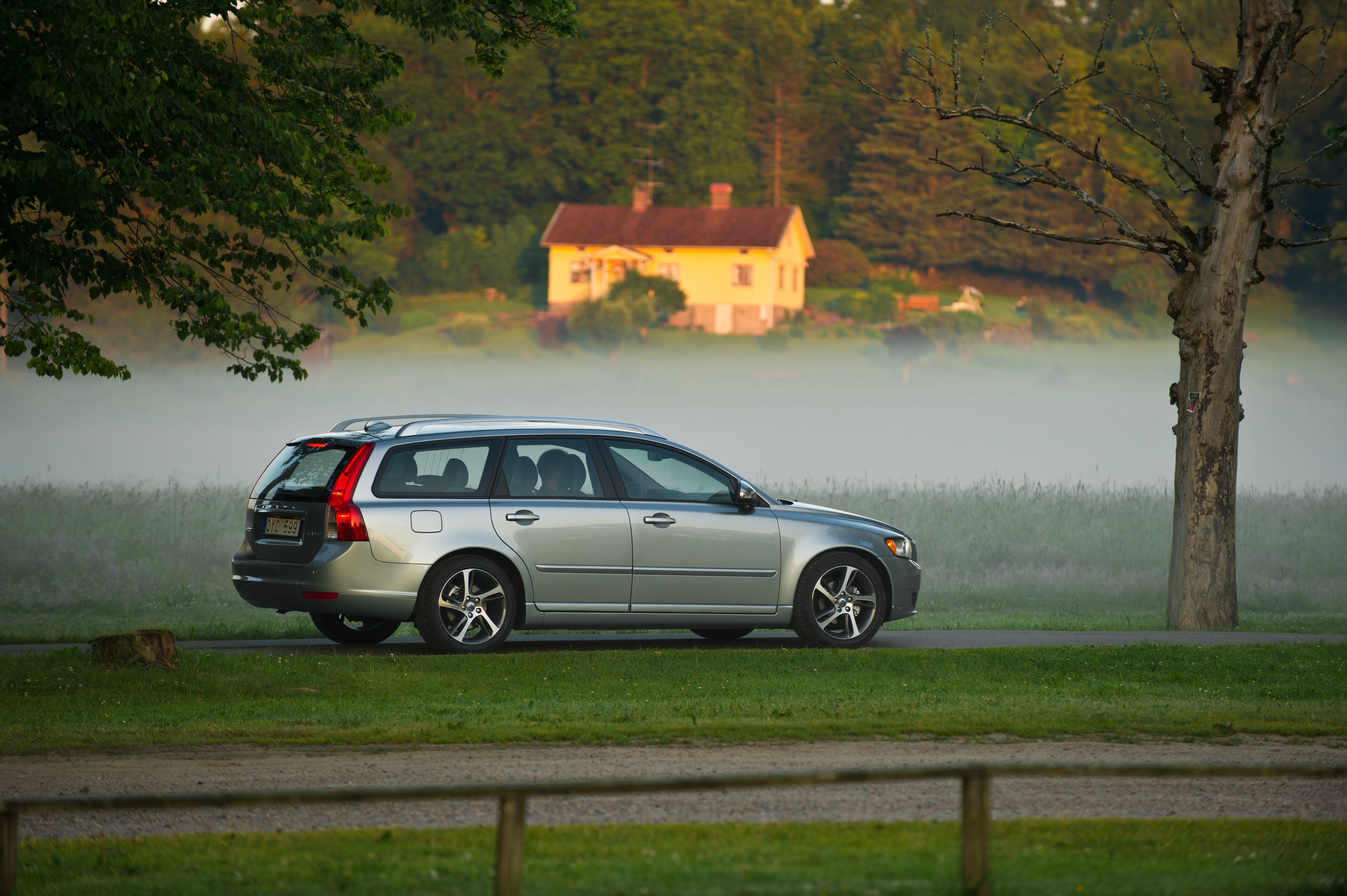 Volvo v50. Вольво в50 универсал. Вольво v50. Volvo v50 2008. Вольво v50 универсал.