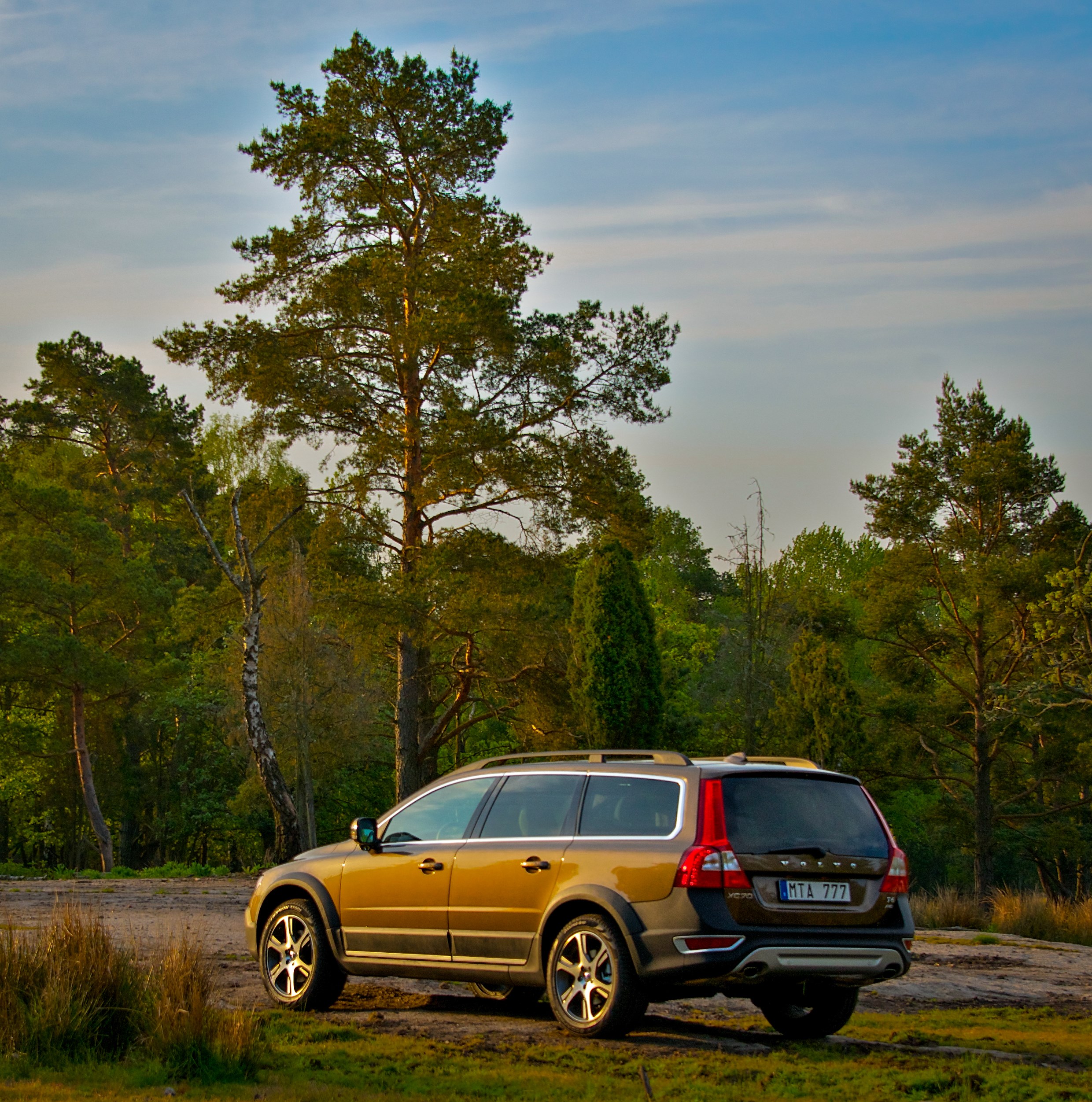 Volvo xc70 2013. Volvo xc70. Вольво кроссовер xc70. Volvo xc70 Red.