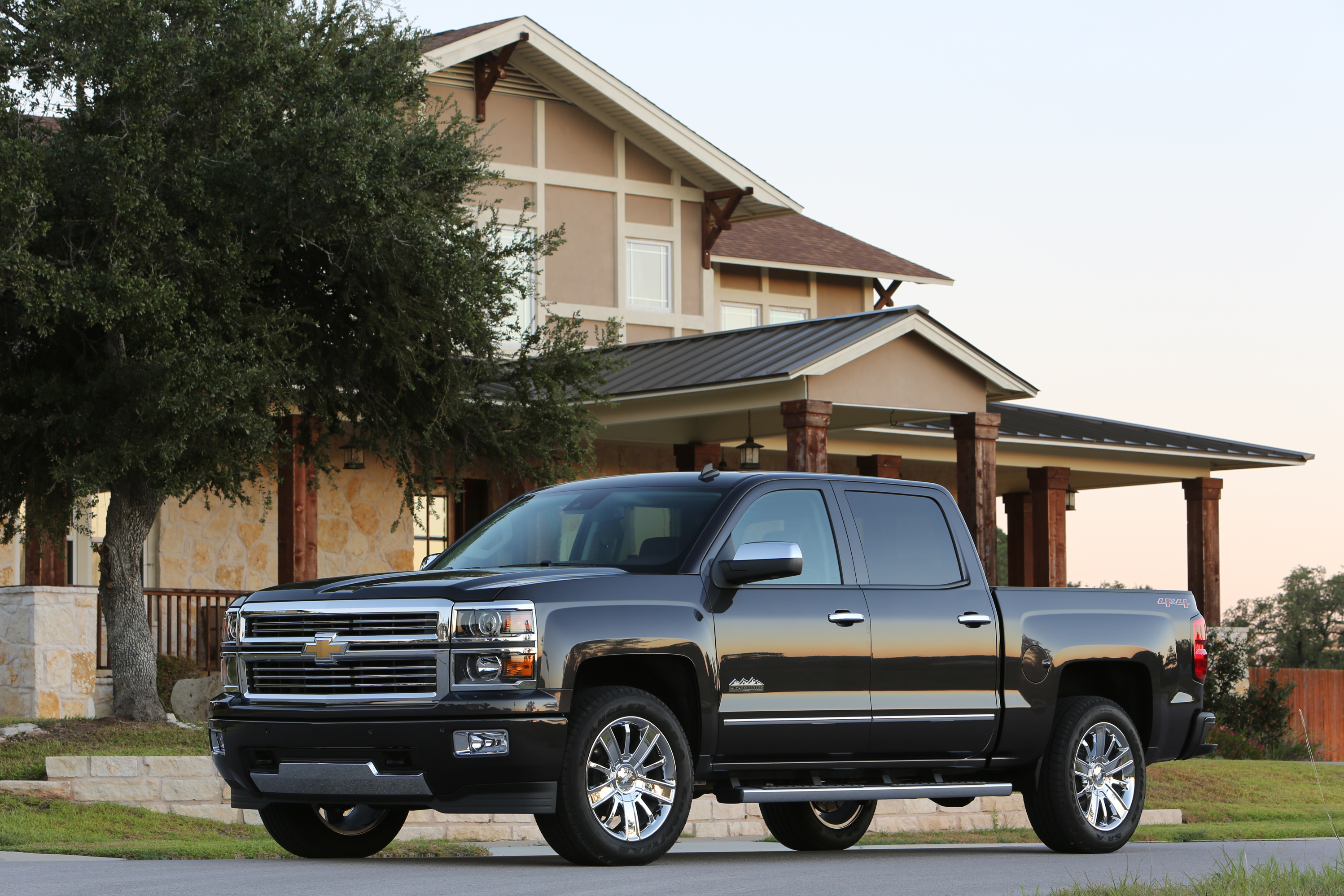 Пикапы Chevrolet Silverado 2014